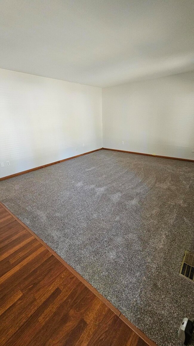 9609-9611 Lincoln St, Crown Point, IN 46307 - photo 3