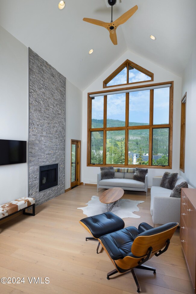 HighlandsRanch407_Living2