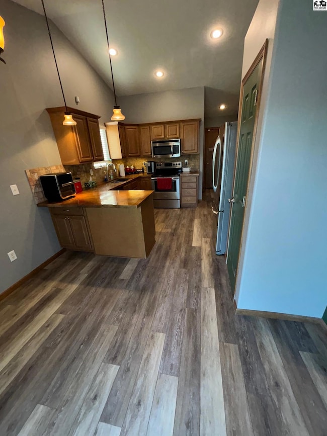 1001 E 36th Ave, Hutchinson, KS 67502 - photo 6