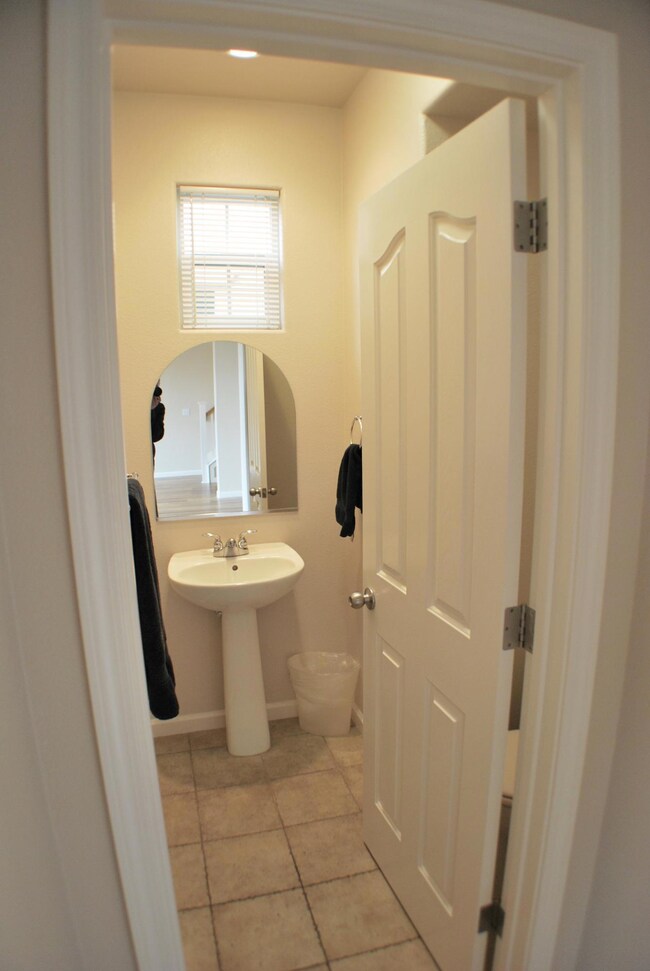 Downstairs 1/2 bath