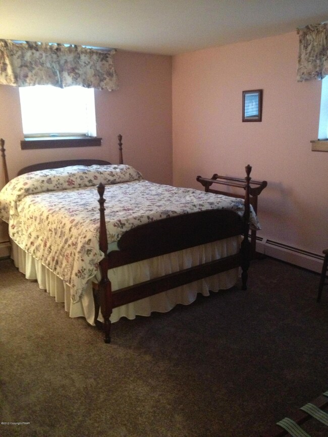 611 Shirley Ln, Dunmore, PA 18512 - photo 5