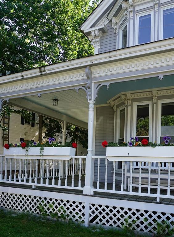 WRAP AROUND PORCH