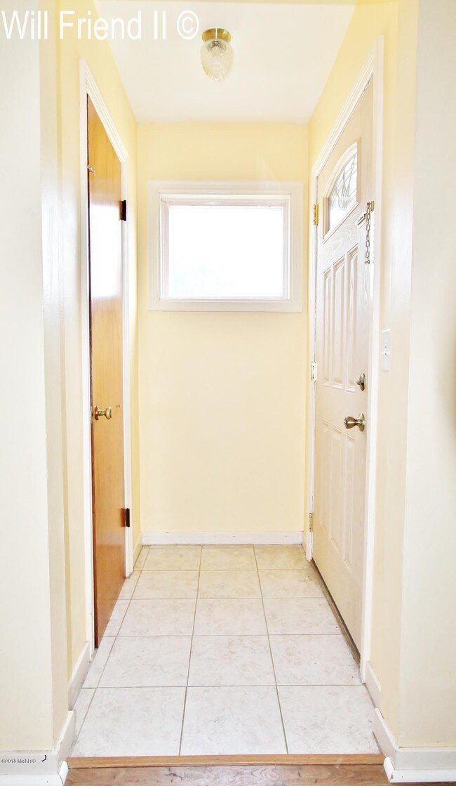 1108 Dorroll St NE, Grand Rapids, MI 49505 - photo 2