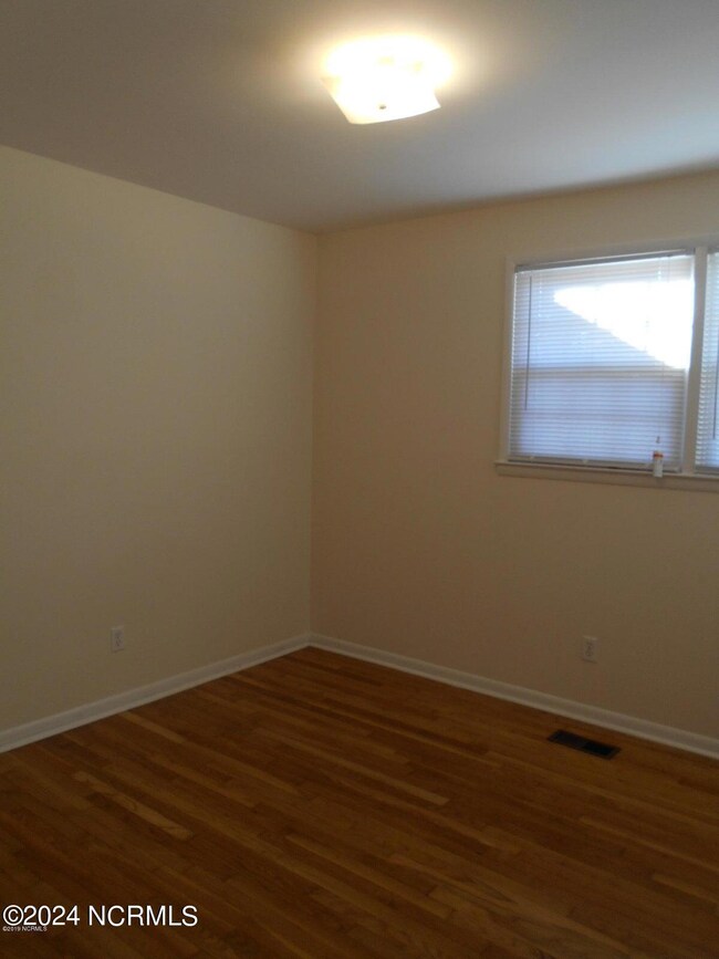 500 Sioux Dr, Jacksonville, NC 28540 - photo 4