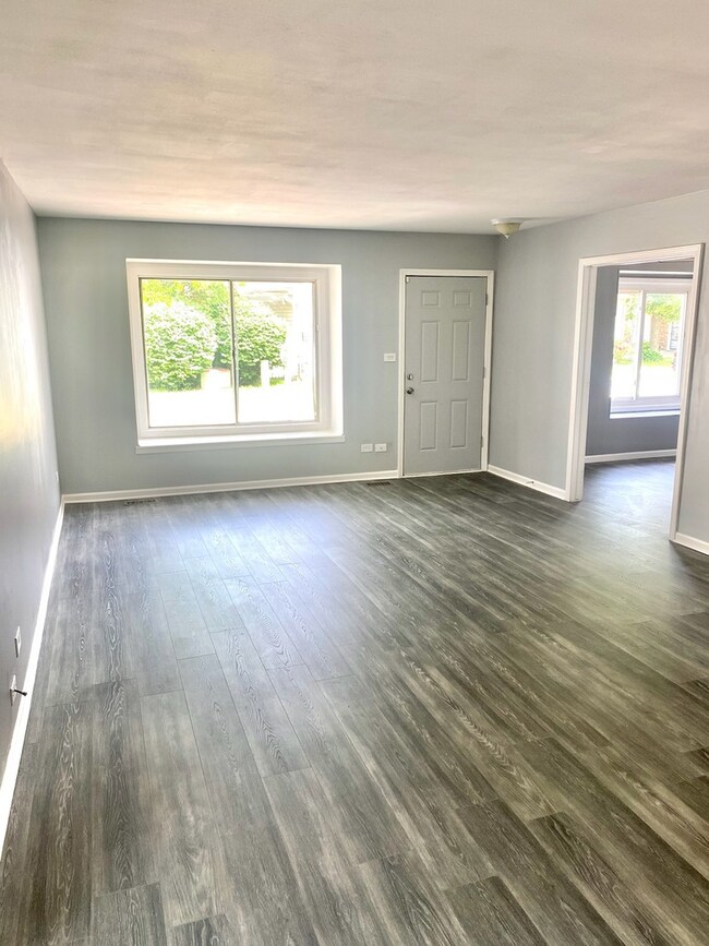 4471 Provincetown Dr, Country Club Hills, IL 60478 - photo 2