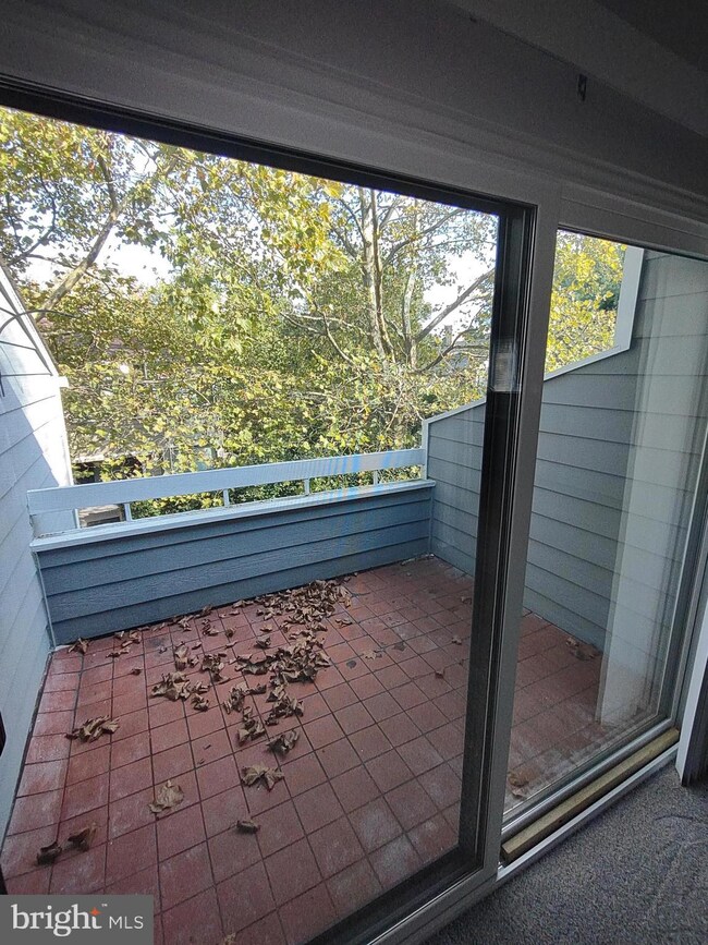 11037B Villaridge Ct unit 11037B, Reston, VA 20191 - photo 5