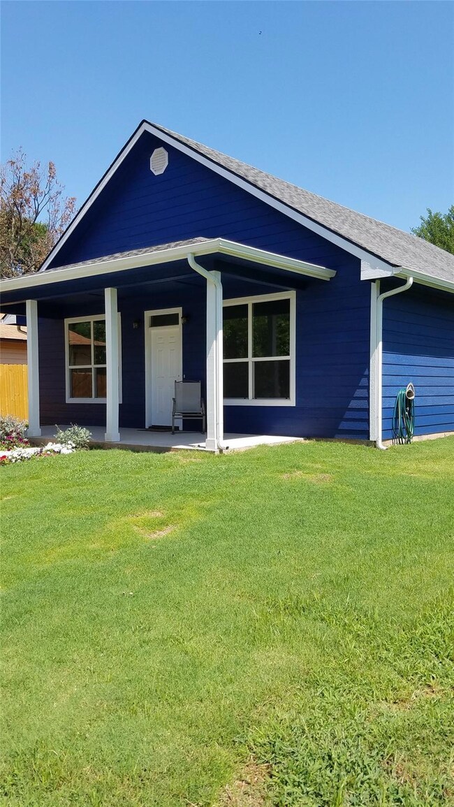 1047 Dubois St, Denison, TX 75020 - photo 4