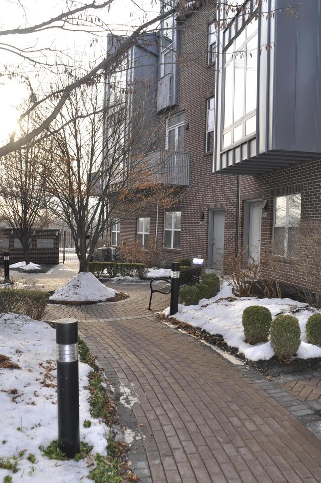 1015 S Wall St unit 1015, Columbus, OH 43206 - photo 2