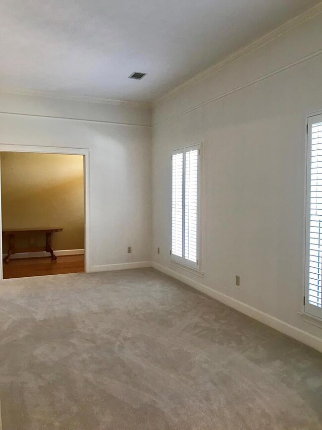 Formal living