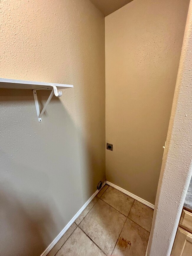 715 43rd St unit 1&2, Lubbock, TX 79404 - photo 7