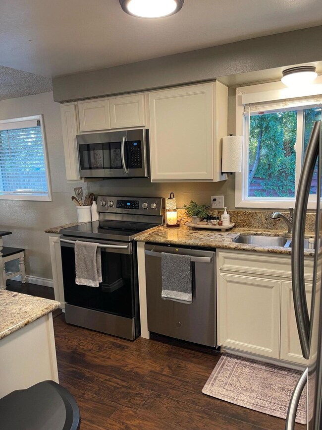 4112 Meadows Dr, Klamath Falls, OR 97603 - photo 6