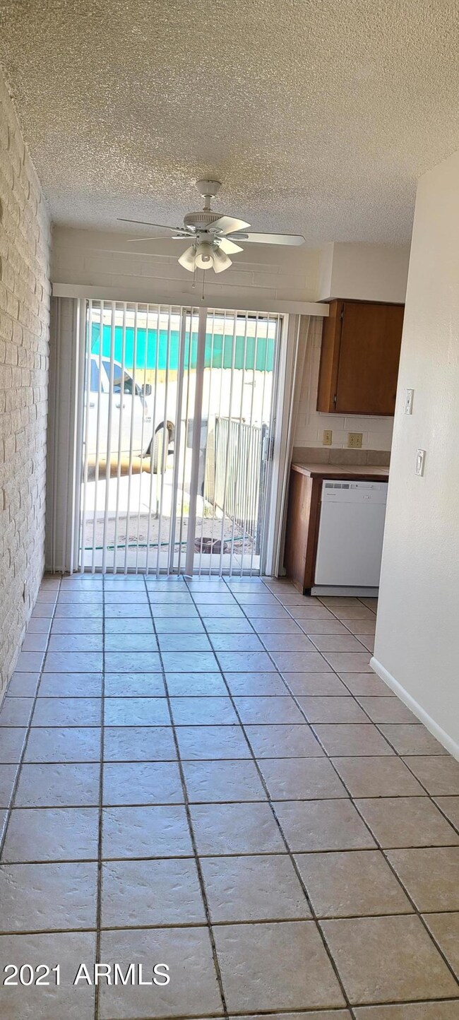 1141 N April Cir unit A, Mesa, AZ 85203 - photo 4