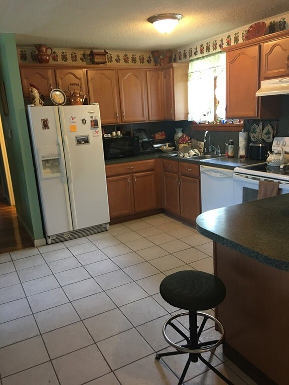 62 Frederic St, Springfield, MA 01119 - photo 4