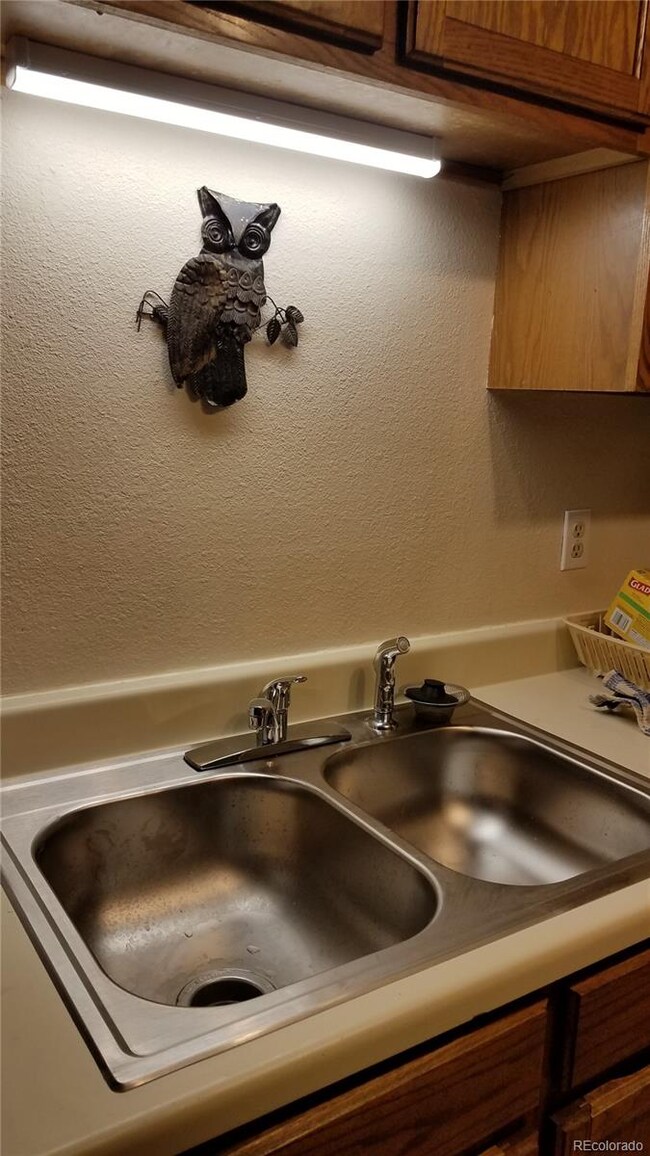 Stainless kitchen sink