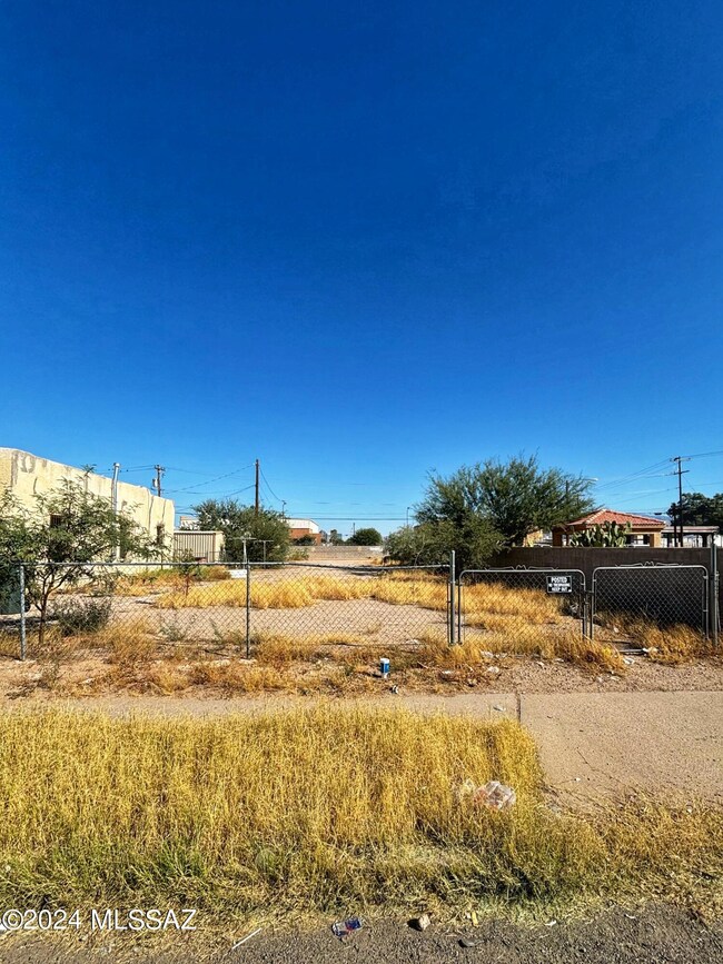 108 W 30th St unit 17, Tucson, AZ 85713 - photo 2