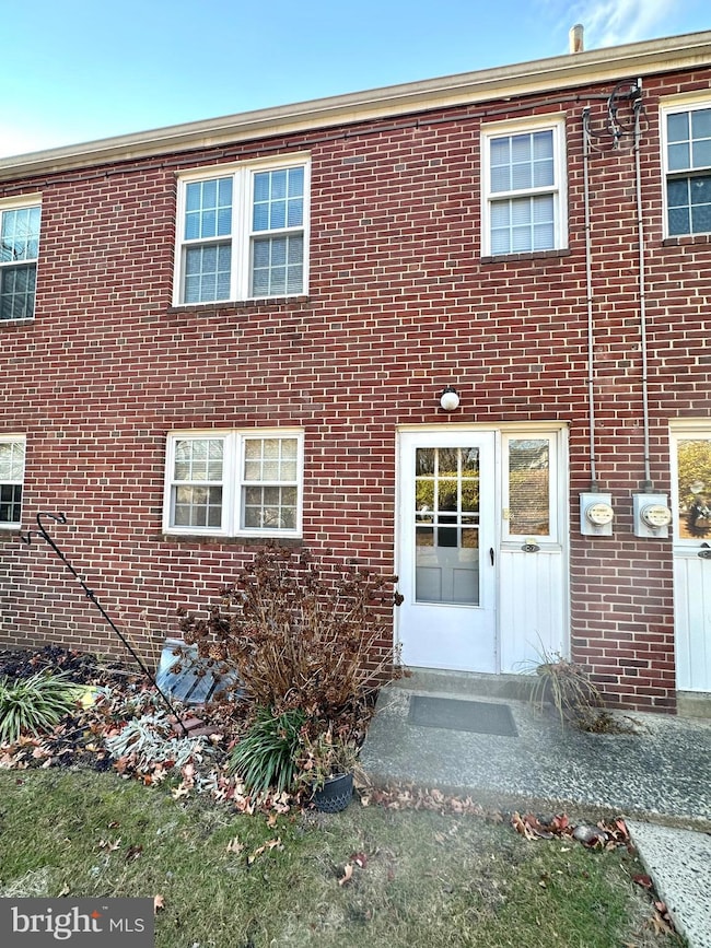 200 Maplewood Dr unit CONDO 7-C, Pottstown, PA 19464 - photo 2