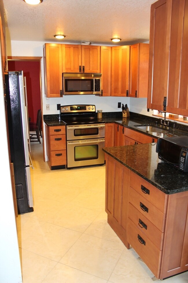 3833 220th St NW, Stanwood, WA 98292 - photo 4