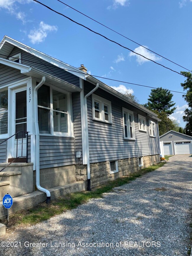 6317 Sommerset Rd, Lansing, MI 48911 - photo 6