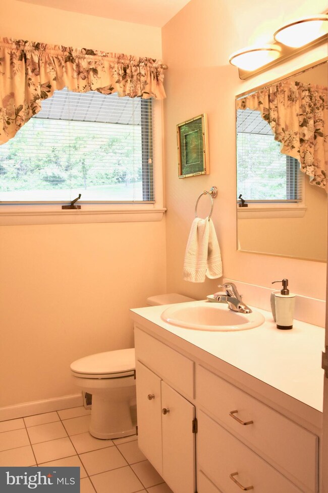 176 Meadow Glen Ln, Reading, PA 19607 - photo 6