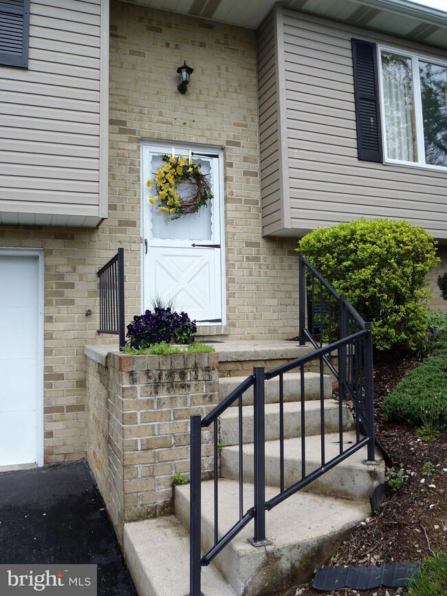 1935 Quigley Dr, Chambersburg, PA 17202 - photo 3