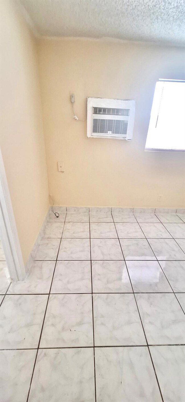 113 NW 27th Ave unit 7, Fort Lauderdale, FL 33311 - photo 7