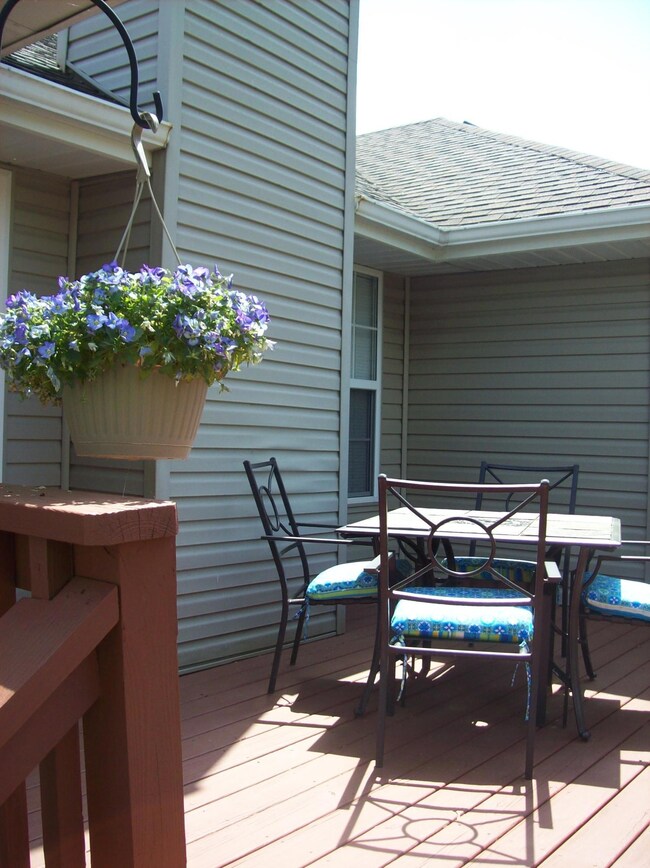 1259 Dunn-Deck 2