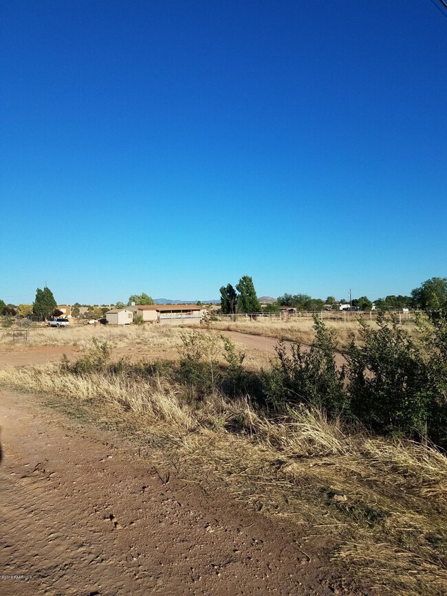 355/375395 E Butternut Rd, Paulden, AZ 86334 - photo 2