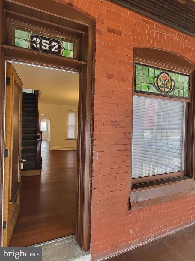 352 N 13th St, Reading, PA 19604 - photo 3