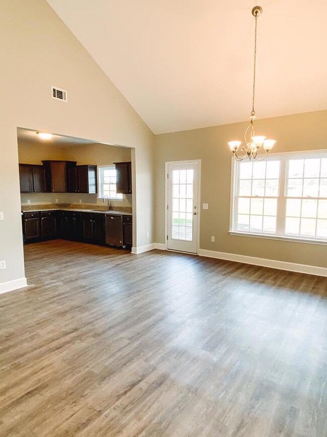Living Room / Dining