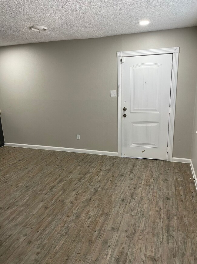 1667 Northwood St unit 1667, Houston, TX 77009 - photo 6