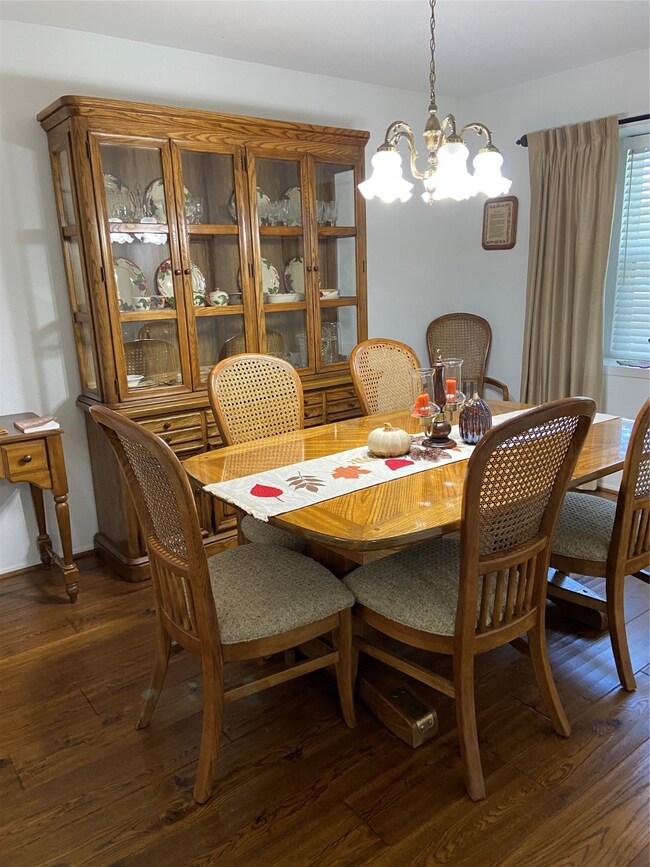 164 Trinity St, Bay City, TX 77414 - photo 4