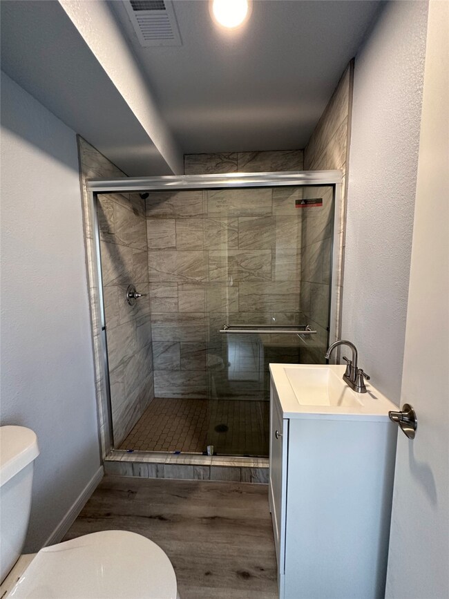 614 Cloverleaf St, Houston, TX 77015 - photo 7