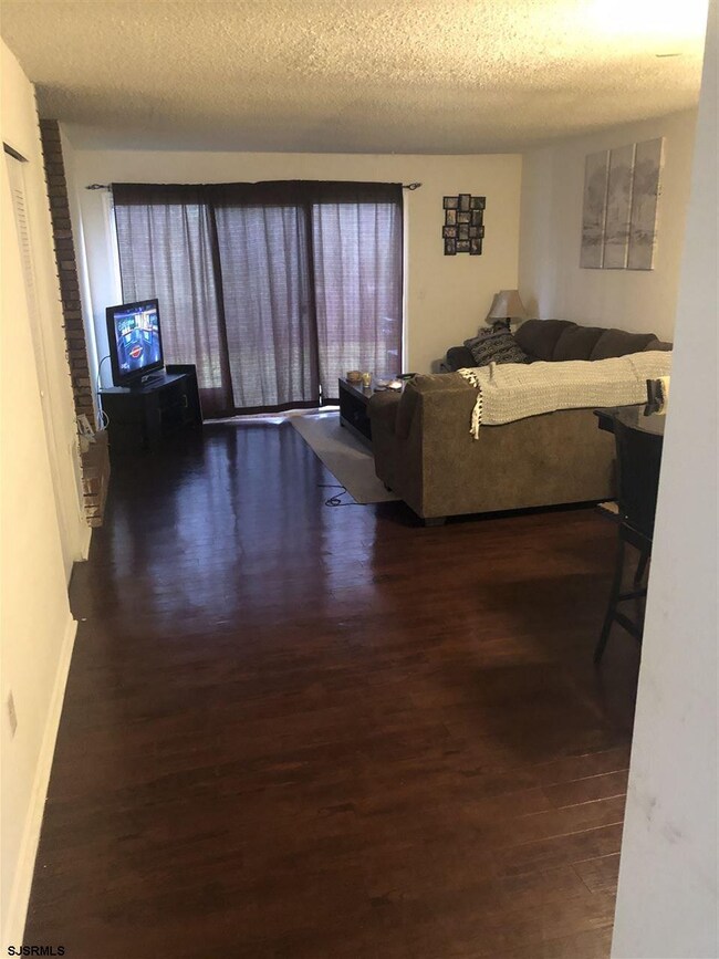 100 Shawnee Place unit 15F, Galloway, NJ 08205 - photo 2