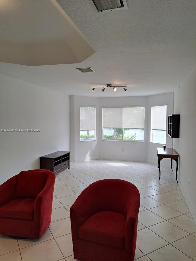 11200 NW 73rd St, Doral, FL 33178 - photo 3
