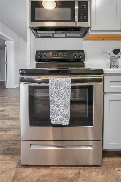Brand New Cabinets and Stainless Appliances