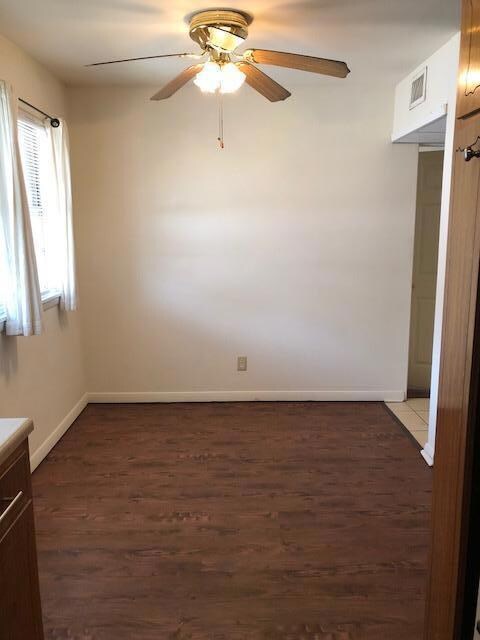 926 E Walnut area for breakfast table