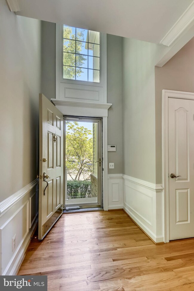 9500 Lagersfield Cir, Vienna, VA 22181 - photo 2