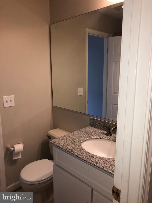 12008 Ridge Knoll Dr unit 506A, Fairfax, VA 22033 - photo 6