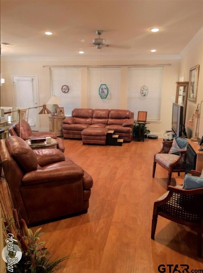 1836 1836 Hollylake Cir, Tyler, TX 75703 - photo 2