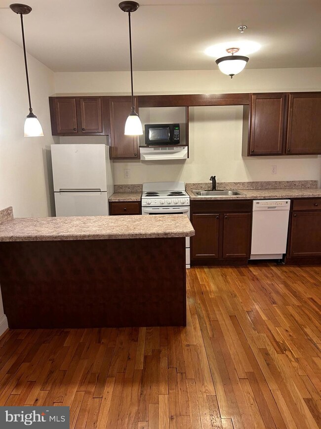 302 N Cameron St unit 204, Winchester, VA 22601 - photo 2