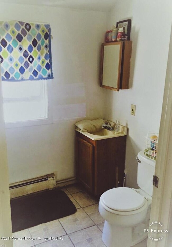 Upstairs Bath