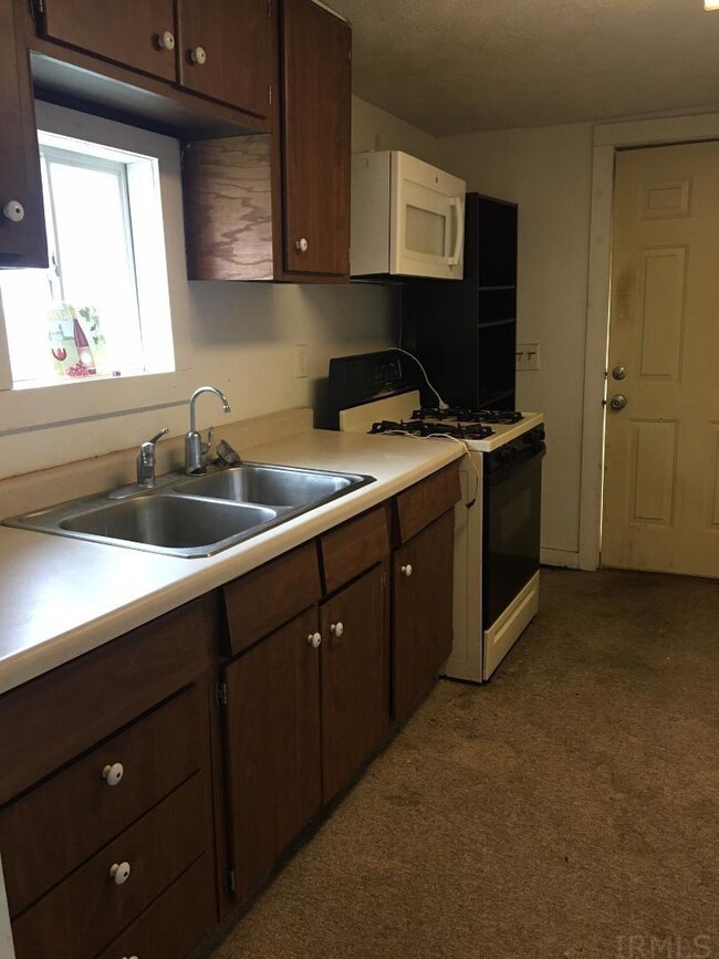 206 N Franklin St, Mentone, IN 46539 - photo 6