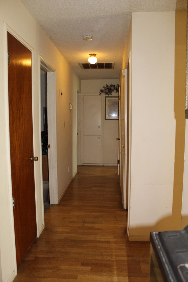 21106 Iris Ave, Porterville, CA 93257 - photo 7