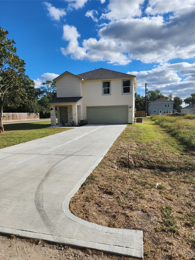 2920 5th St, Bay City, TX 77414 - photo 3