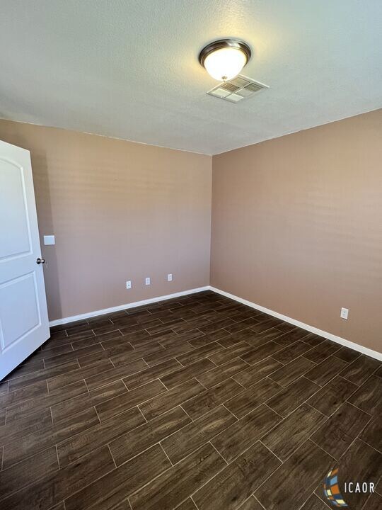 Den or bedroom 5
