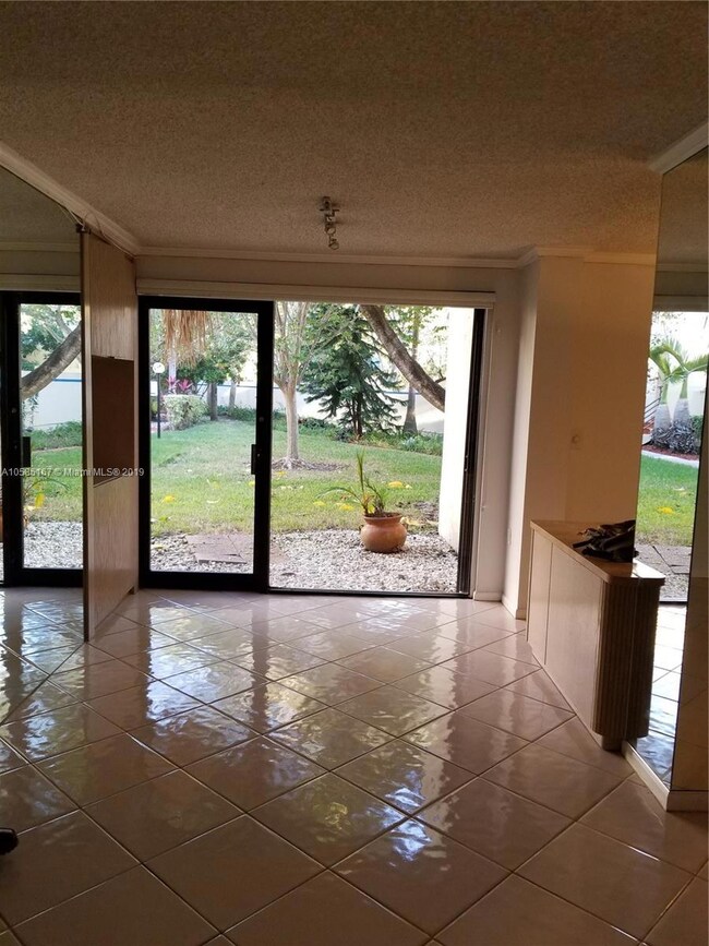 3570 Magellan Cir unit 2262, Miami, FL 33180 - photo 6