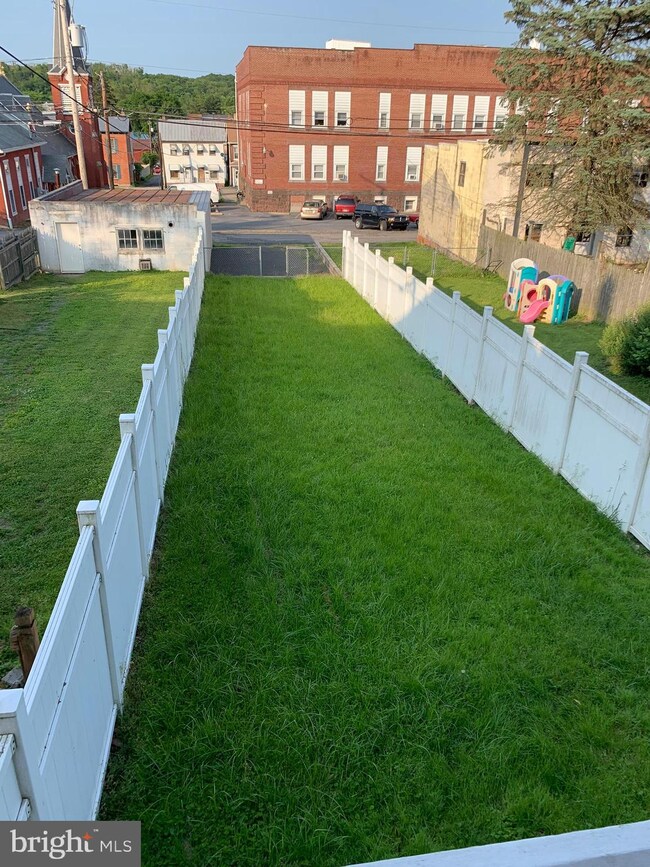 32 N 5th St, Newport, PA 17074 - photo 6