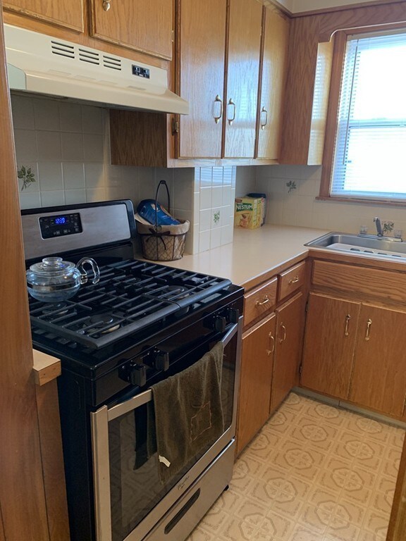 89 Brayton Ave, Fall River, MA 02721 - photo 7