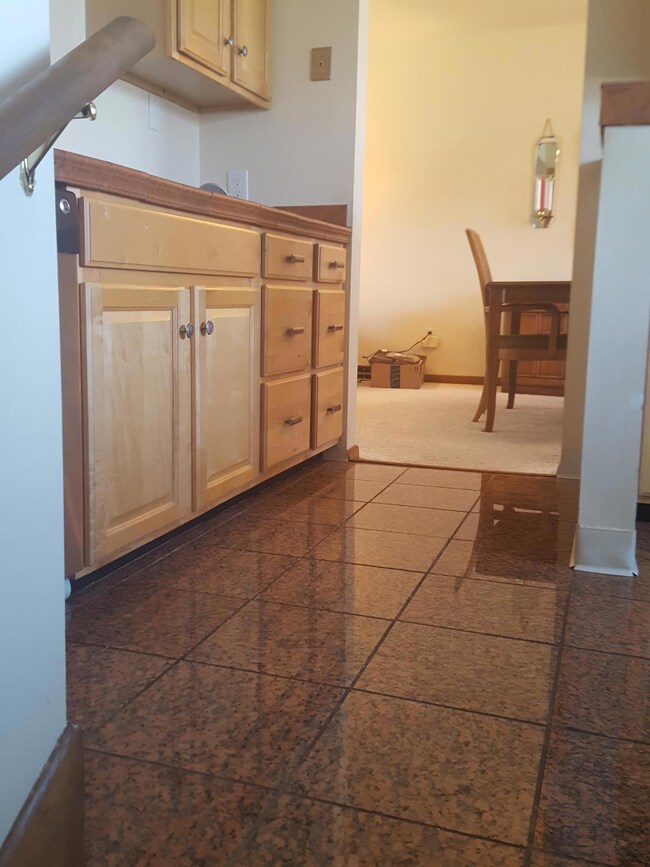 Custom Kitchen Cabinets