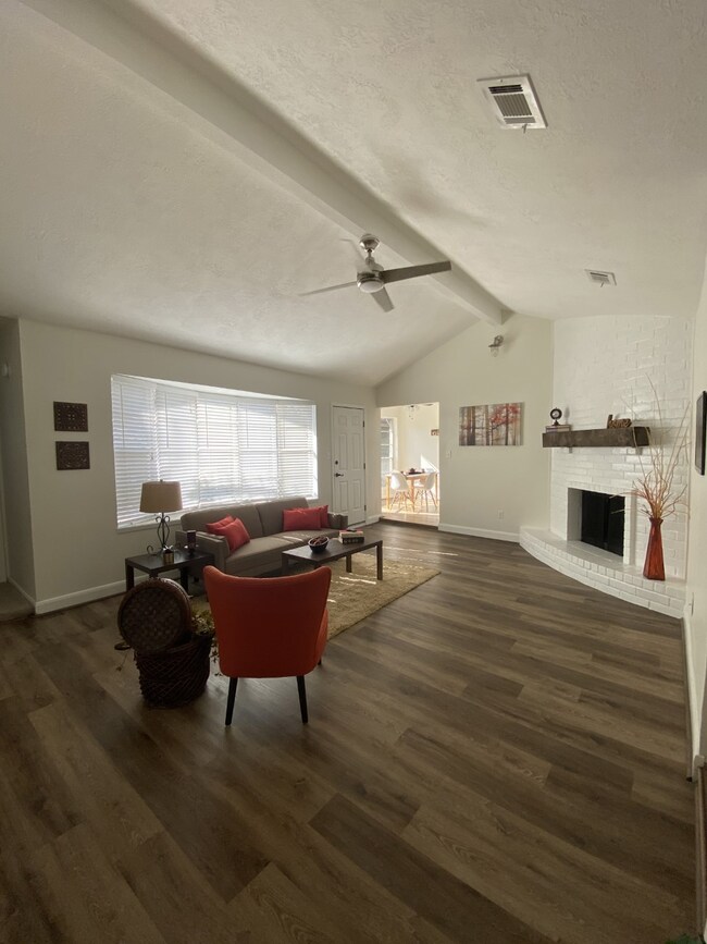 16302 Forest Bend Ave, Friendswood, TX 77546 - photo 4